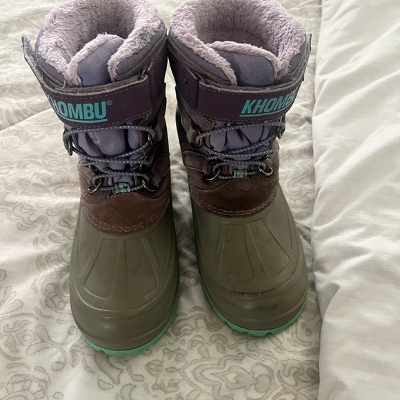 Khombu girls snow boots. Size 2, grey and purple. - Picture 2 of 3